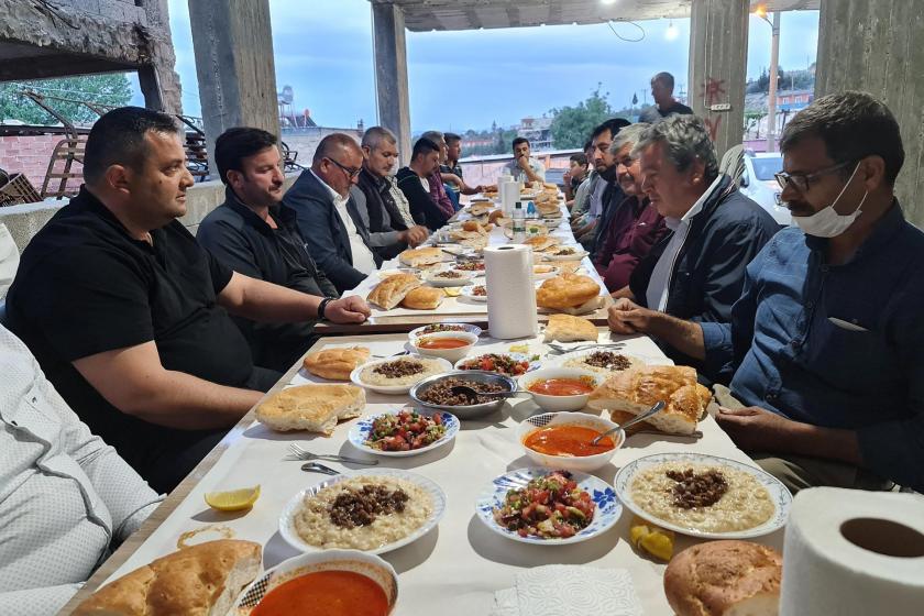 AKP'lilerin toplu iftarı