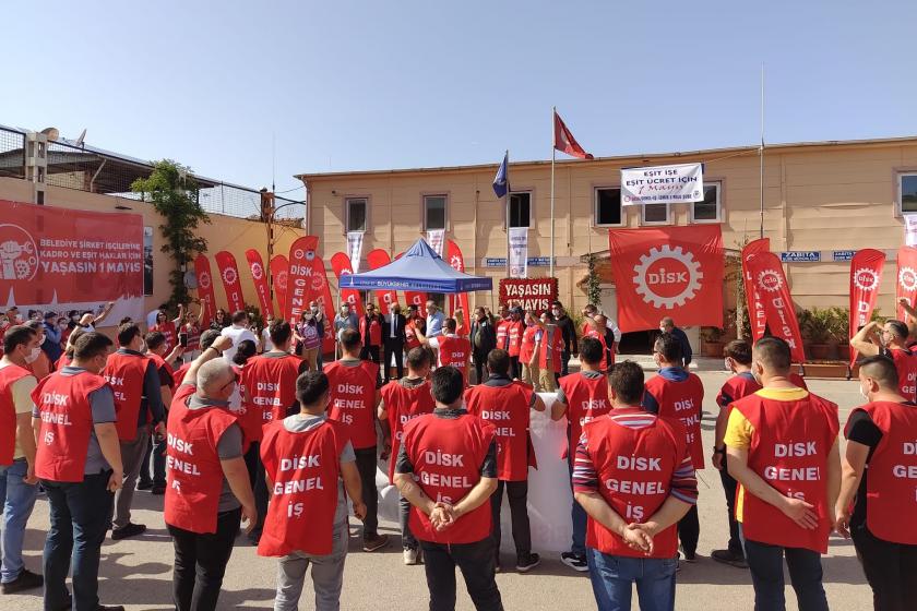 Genel-İş üyesi zabıta emekçilerinin 1 Mayıs kutlamasından bir fotoğraf.