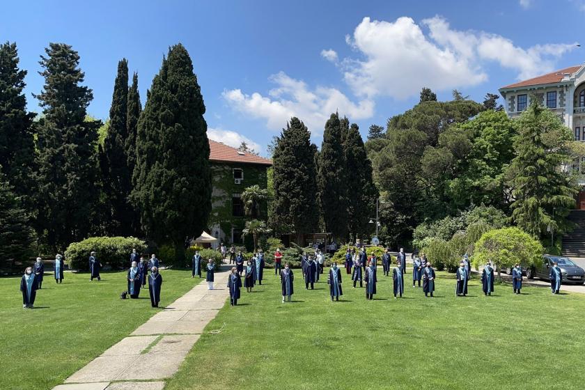 Boğaziçi Üniversitesi akademisyenleri rektörlüğe sırtını çevirdi