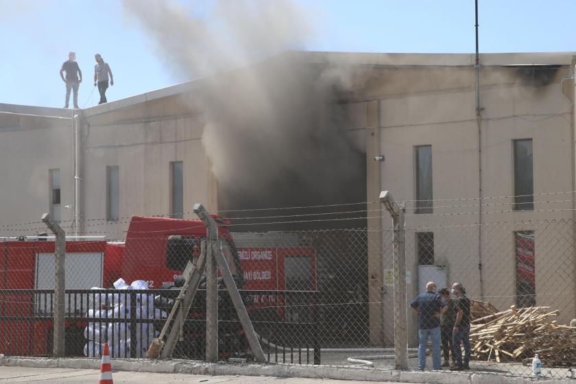 Denizli'de yangın çıkan fabrika