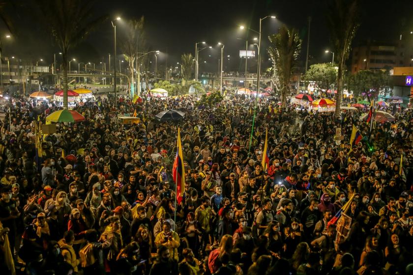 Kolombiya'da eylem yapan kalabalık