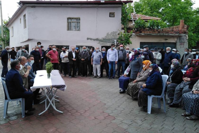 Denizli'nin Güzelpınar köyünde taş ocağının faaliyetini durdurma talimatı veren Denizli Valisi Ali Fuat Atik, köylüleri ziyaret ederek taş ocağı faaliyetinin durdurulduğunu söyledi. 