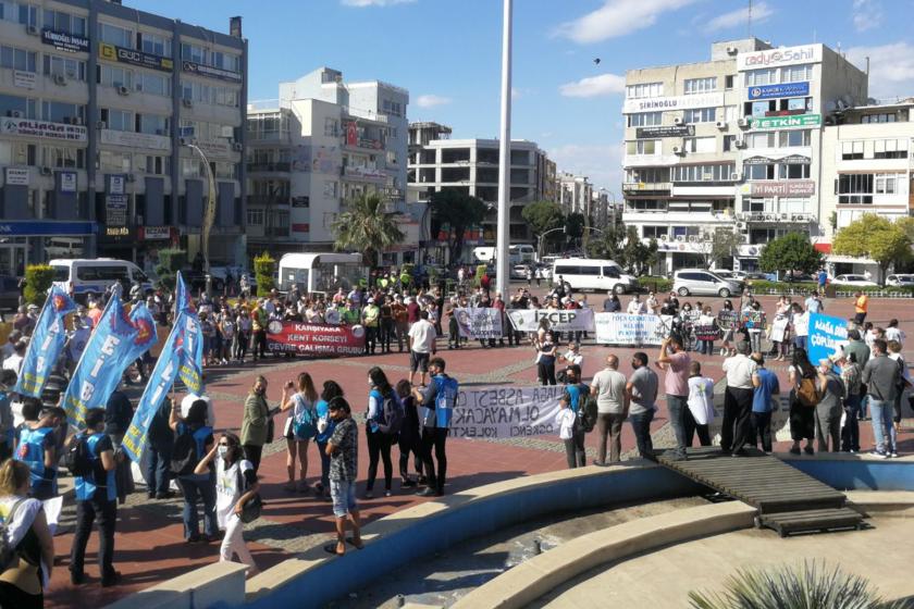 İzmirli Ekolojistler, Aliağa'da bir araya gelerek asbestli gemiyi protesto etti.