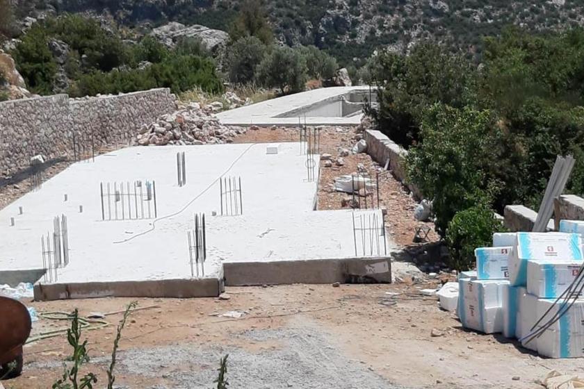 Kaş'ta kaçak villa inşaatı