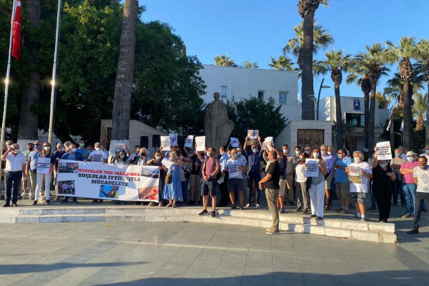 Bodrum'da EMEP, CHP, HDP, Sol Parti ve TİP, mafya-siyaset-devlet ilişkilerine dair basın açıklaması yaptı.