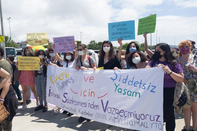 Kadınlar İstanbul Sözleşmesi için Maltepe'de bir araya geldi