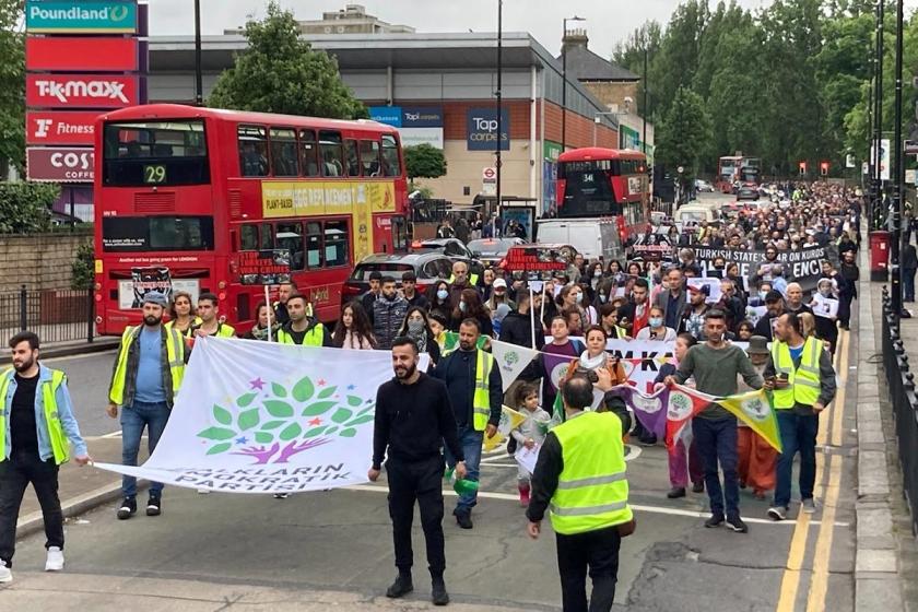 Deniz Poyraz'ın katledildiği HDP'ye yönelik saldırı, Londra'da protesto edildi