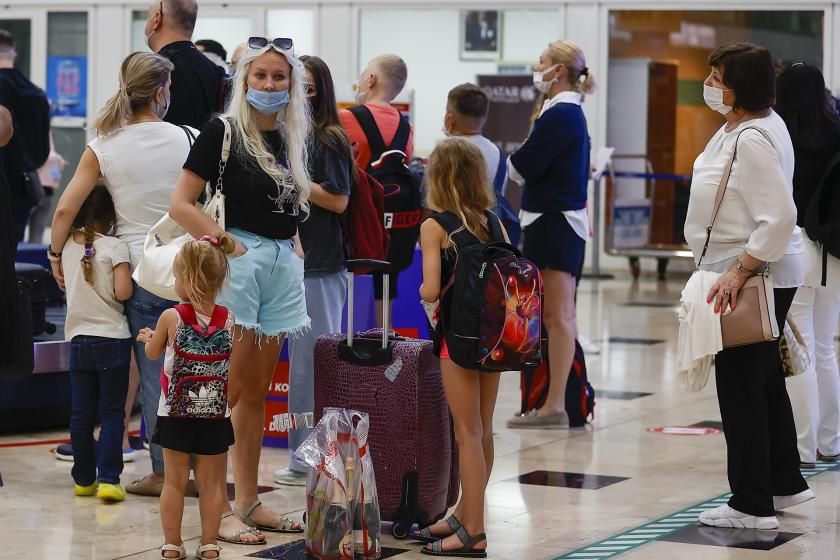 "Delta varyantının olduğu ülkelerden gelen turistlere PCR zorunluluğu devam etmeli"