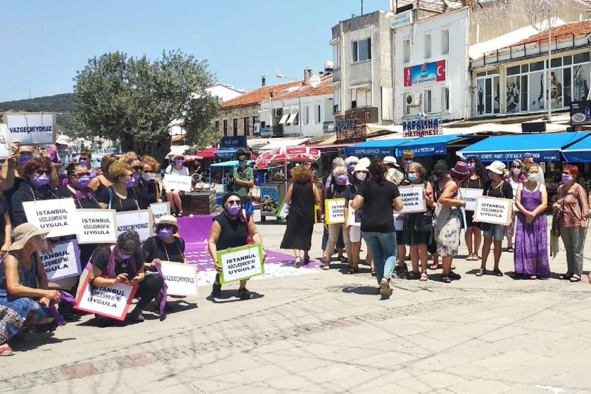 Foçalı kadınlardan İstanbul Sözleşmesi eylemi