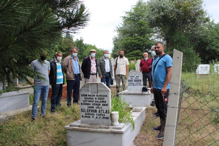 Çorum katliamında yaşamını yitirenler mezarı başında anıldı