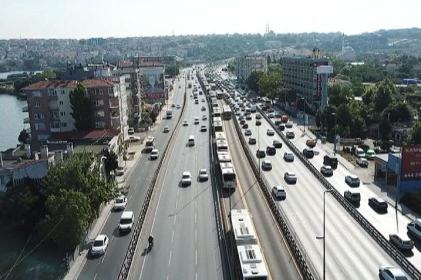 İstanbul'da metrobüs trafiği