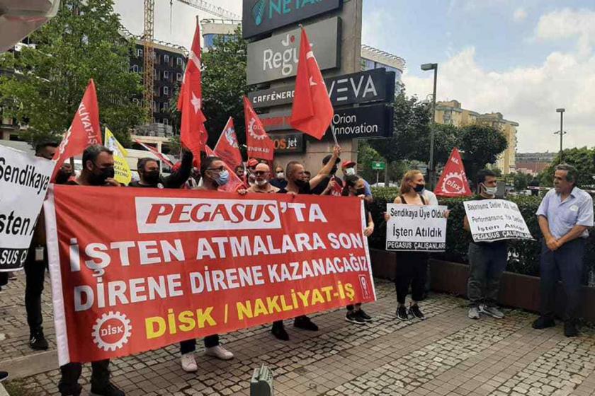 Nakliyat-İş üyesi Pegasus çalışanları işten atmaları protesto etti