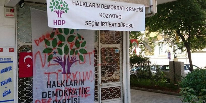 HDP'nin Kozyatağı seçim bürosuna saldırı