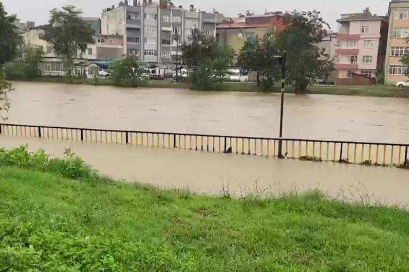 Samsun'da sağanak sel ve su baskınlarıyla sonuçlandı