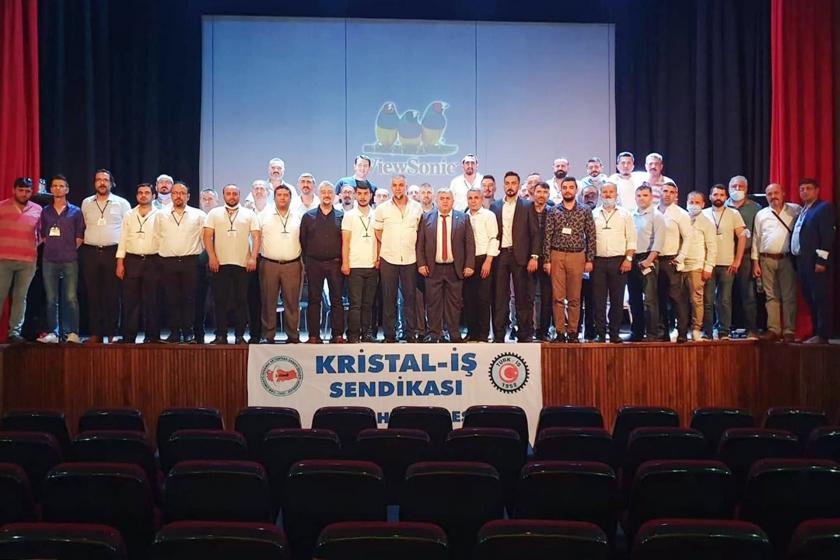 Kristal-İş Genel Kongresi sonrası fotoğraf çekildi