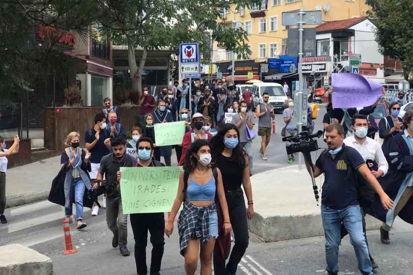 Boğaziçi Üniversitesi akademisyenleri yürüyor