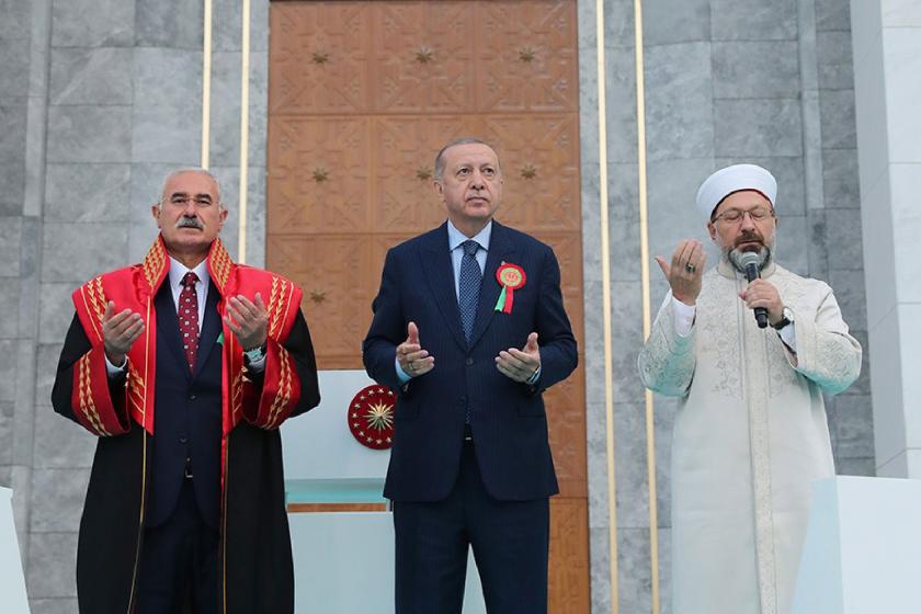 Mehmet Akarca, Tayyip Erdoğan ve Ali Erbaş dua etti