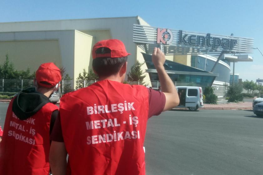 Kentpar'da işçiler sendikal hakları için direniyor: İşe geri dönene kadar buradayız!