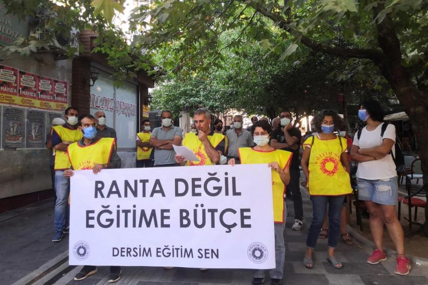 Dersim'de açıklama yapan Eğitim Sen üyeleri