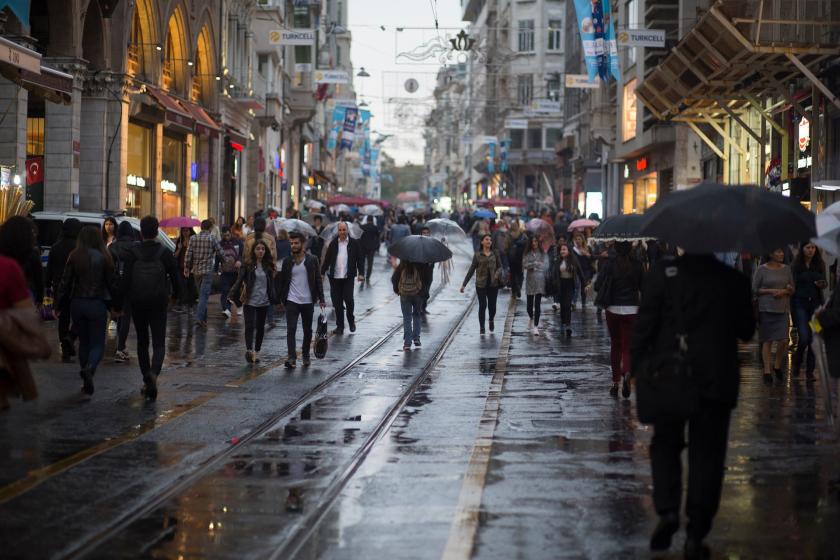 İstanbul Beyoğluda bulunan İstiklal Caddesinden bir görünüm