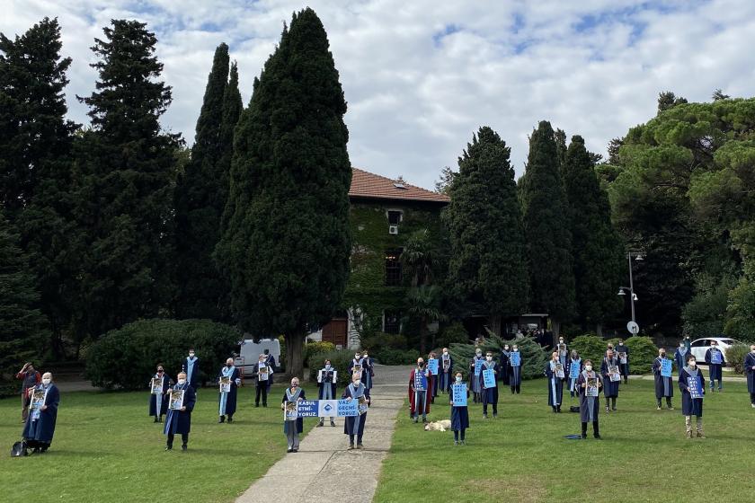 Boğaziçi Üniversitesi akademisyenleri rektörlüğe sırtını çevirdi