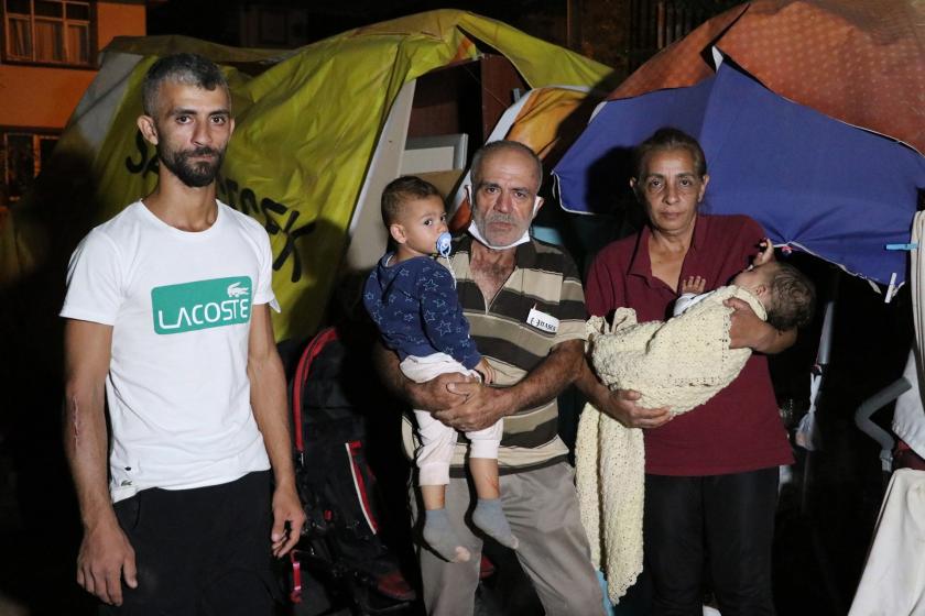 Antalya'da 3 aylık kira borcunu ödeyemeyen ve icra yoluyla evden çıkarılan Sarpkaya ailesi, hasta olan çocukları ile birlikte boş araziye kurdukları çadırda yaşamaya çalışıyor.