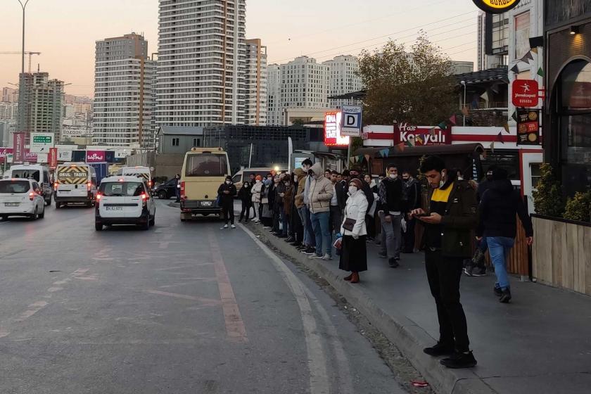 "İhtiyacımız kadarını değil paramızın yettiğini alabiliyoruz"