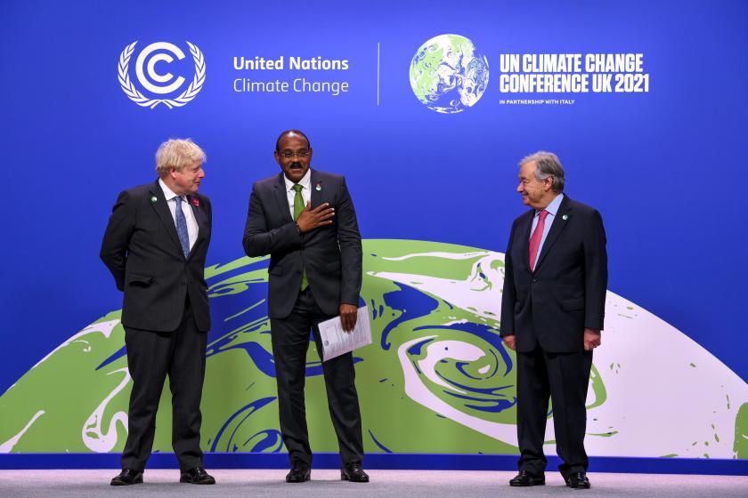 Boris Johnson (solda), BM Genel Sekreteri Antonio Guterres (sağda), Gaston Browne (ortada) 