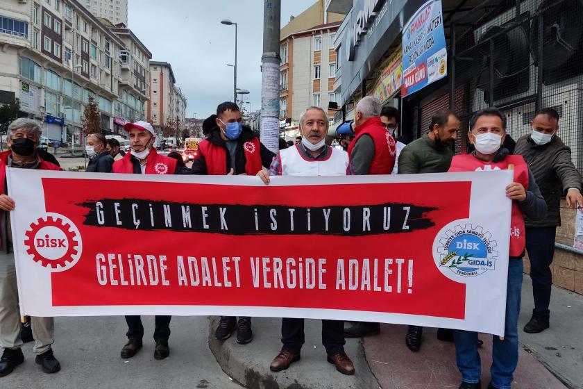 İşçilere seslenen DİSK üyeleri: Mücadele etmeden haklarımızı almak mümkün değil