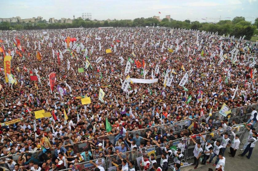 HDP, kapatma davasına ilişkin ilk savunmasını hazırladı