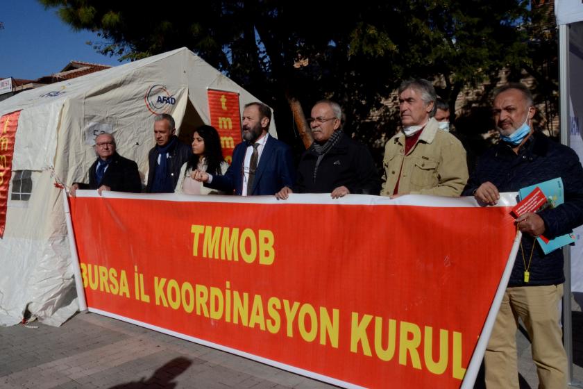 TMMOB Bursa İl Koordinasyon Kurulu, Düzce depreminin yıldönümünde basın açıklaması gerçekleştirdi