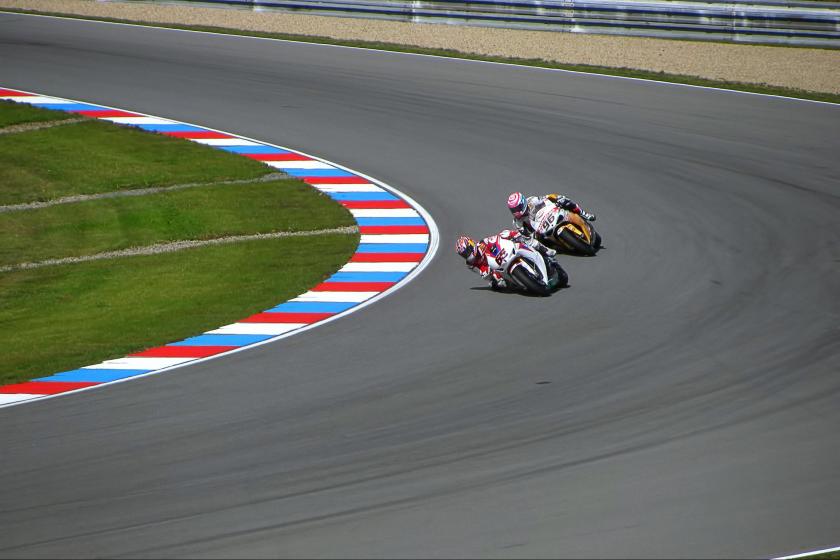 Motosikletçi Toprak Razgatlıoğlu, Dünya Superbike Şampiyonası'nda Endonezya'da sezonun son ayağı öncesinde sıralama yarışında birinci oldu. Razgatlıoğlu, bugün şampiyonluğu ilan edebilir.