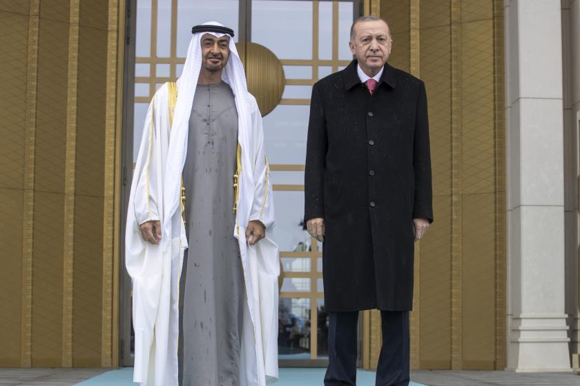 Cumhurbaşkanı Recep Tayyip Erdoğan, Türkiye'ye resmi ziyarette bulunan Abu Dabi Veliaht Prensi Şeyh Muhammed bin Zayid Al Nahyan'ı Cumhurbaşkanlığı Külliyesi’nde resmi törenle karşıladı. 