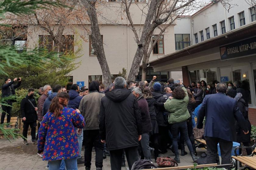 Ankara Üniversitesi Cebeci Kampüsünde ülkücüler öğrencilere saldırdı