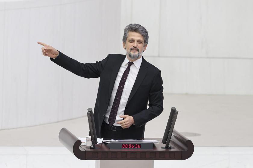 Garo Paylan TBMM kürsüsünde konuşuyor