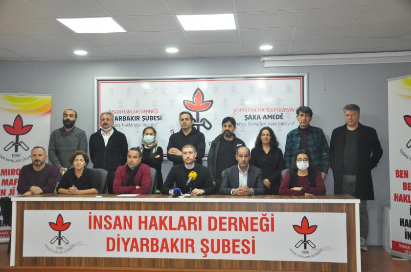 İHD Diyarbakır Şubesi iraç edilen 21 öğretmen için açılama yaptı