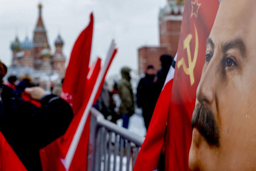 Joseph Stalin’in 142’nci doğum günü nedeniyle Rusya Komünist Partisi tarafından tören düzenlendi