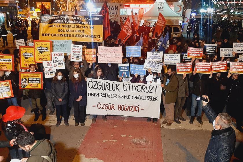 Boğaziçi Üniversitesi öğrencileri