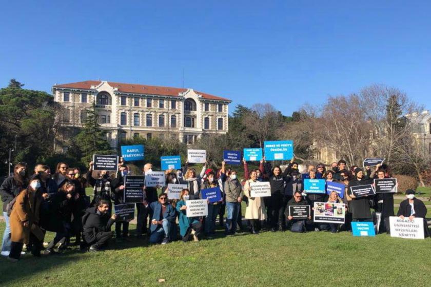 Boağziçi Güney Kampüste bir araya gelen akademisyenler ve mezunlar