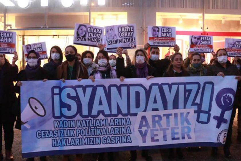 Mersin'de kadın cinayetleri protesto edildi