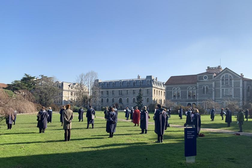 Boğaziçi Üniversitesi akademisyenleri rektörlüğe sırtını çevirdi