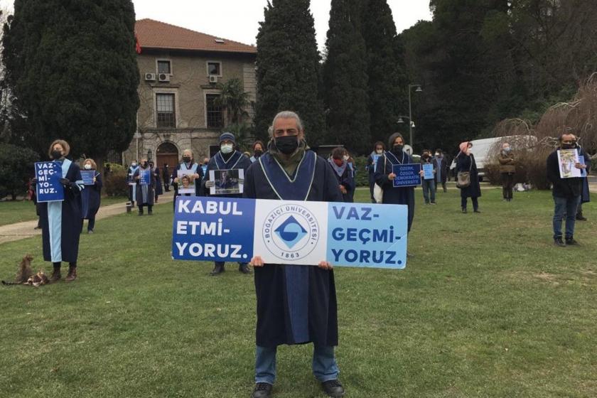 Boğaziçi'nde dekanların görevden alınmasına tepki: Yöneticiler seçimle belirlenmeli, atanmışlar istifa etmeli