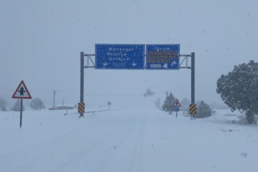 Karla kaplanan Konya Antalya yolu