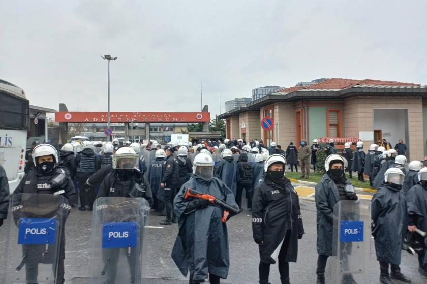 ATK önünde polis yığınağı