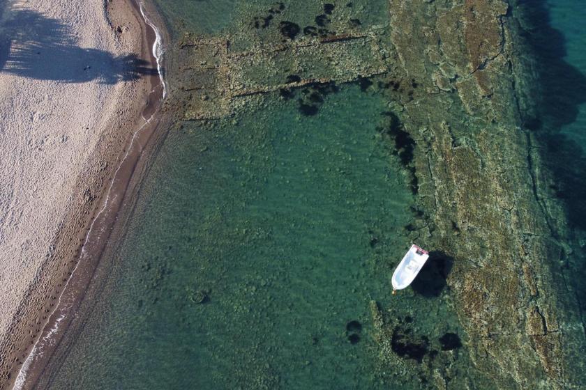 Dikili’deki Atarneus Antik Kenti limanı kalıntıları