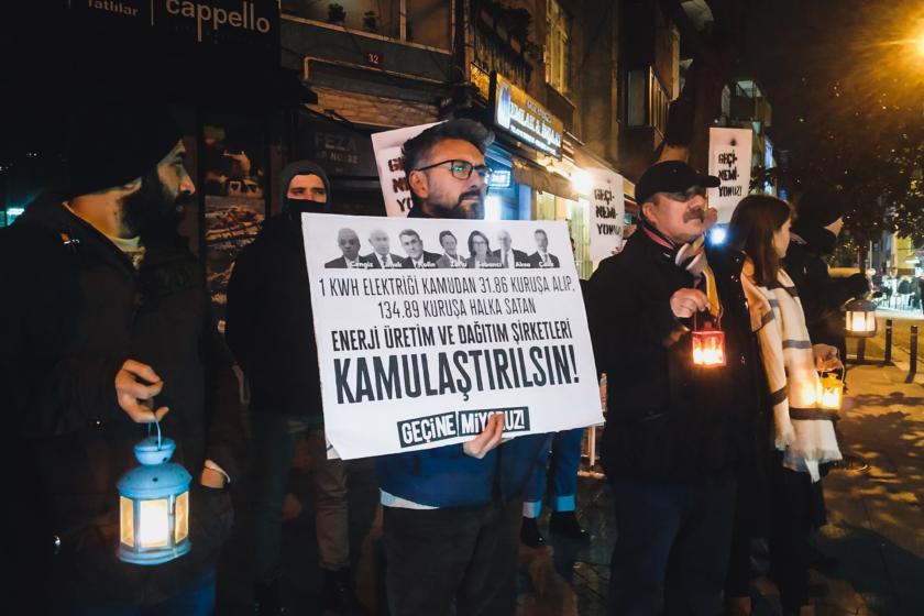 Kadıköy'de fenerlerle eylem yapıldı