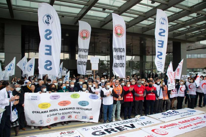 Adana'da çalışan sağlık emekçileri iş bıraktı