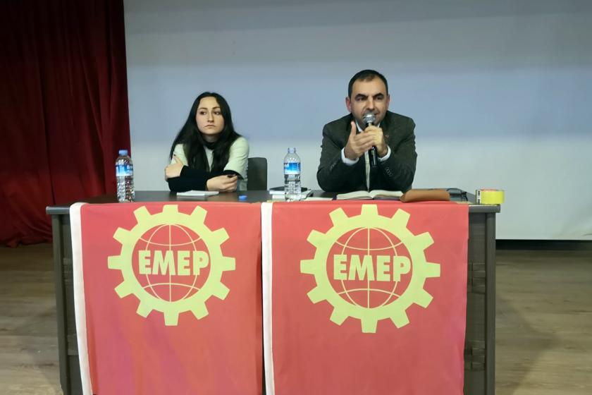 Emek Partisi (EMEP) Genel Başkanı Ercüment Akdeniz'in Eskişehir'de katıldığı halk toplantısından bir fotoğraf.