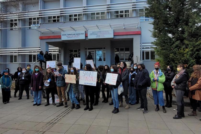 Hacettepe GSF öğrencileri, işten atılan modeller için eylem yaptı