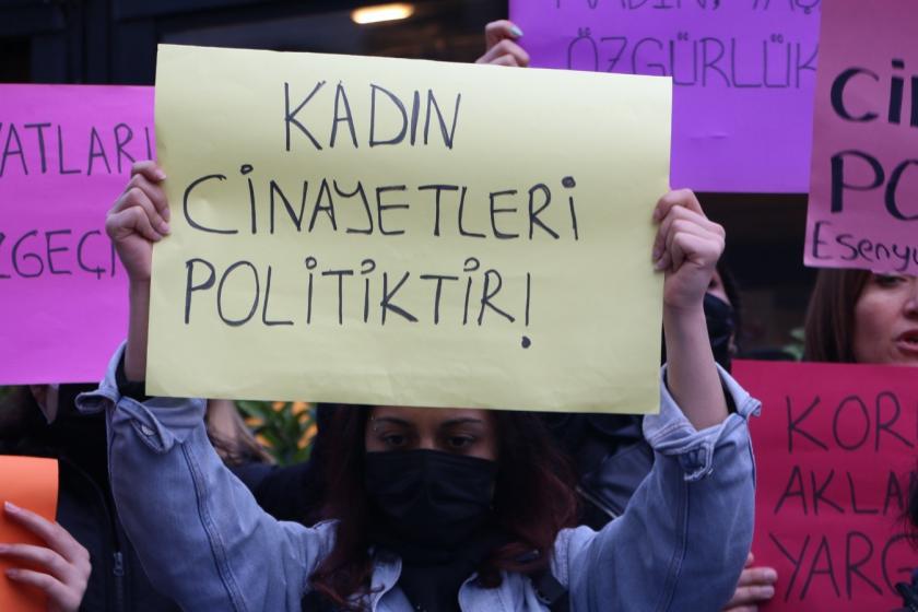 Kadın cinayetleri politiktir yazılı döviz